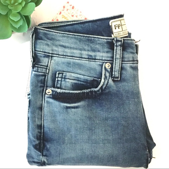 Free People High Rise Skinny Busted Knee Jeans - Picture 5 of 7